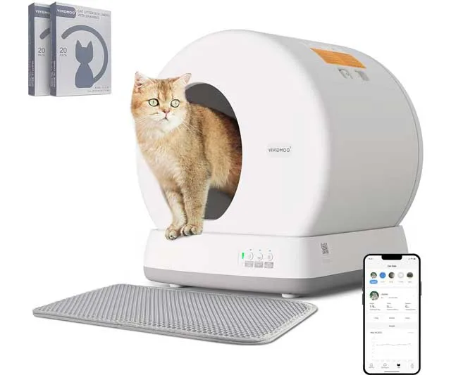 Arenero automático de color blanco con un gato en su entrada