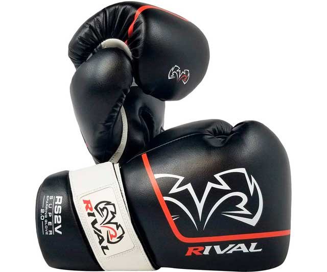 Guantes de Boxeo Rival RS2V 2.0 en color blanco, negro y rojizo