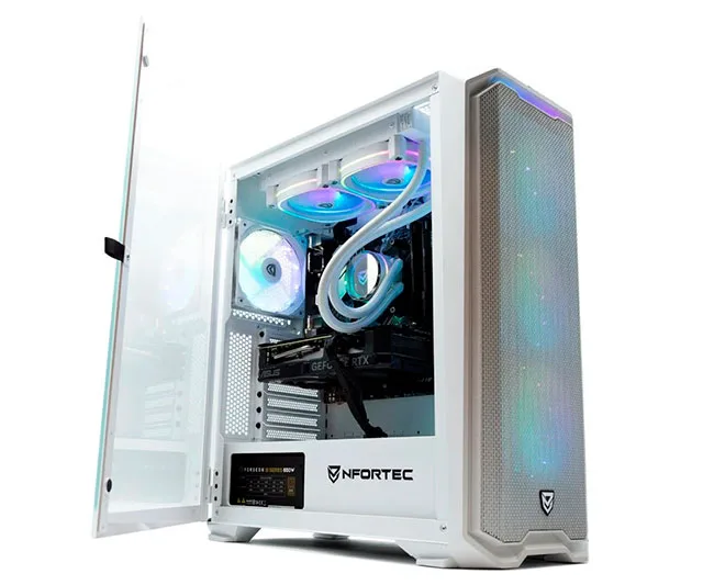Pc de sobremesa gaming de color blanco PcCom