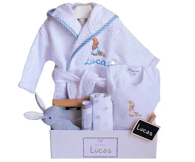 Canastilla El Recién Nacido – Regalo Trendy con Albornoz Personalizado y Detalles Ecológicos 0 (0)